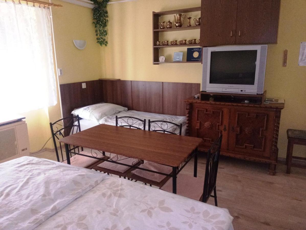 Szivarvany Apartman Gyula Dış mekan fotoğraf