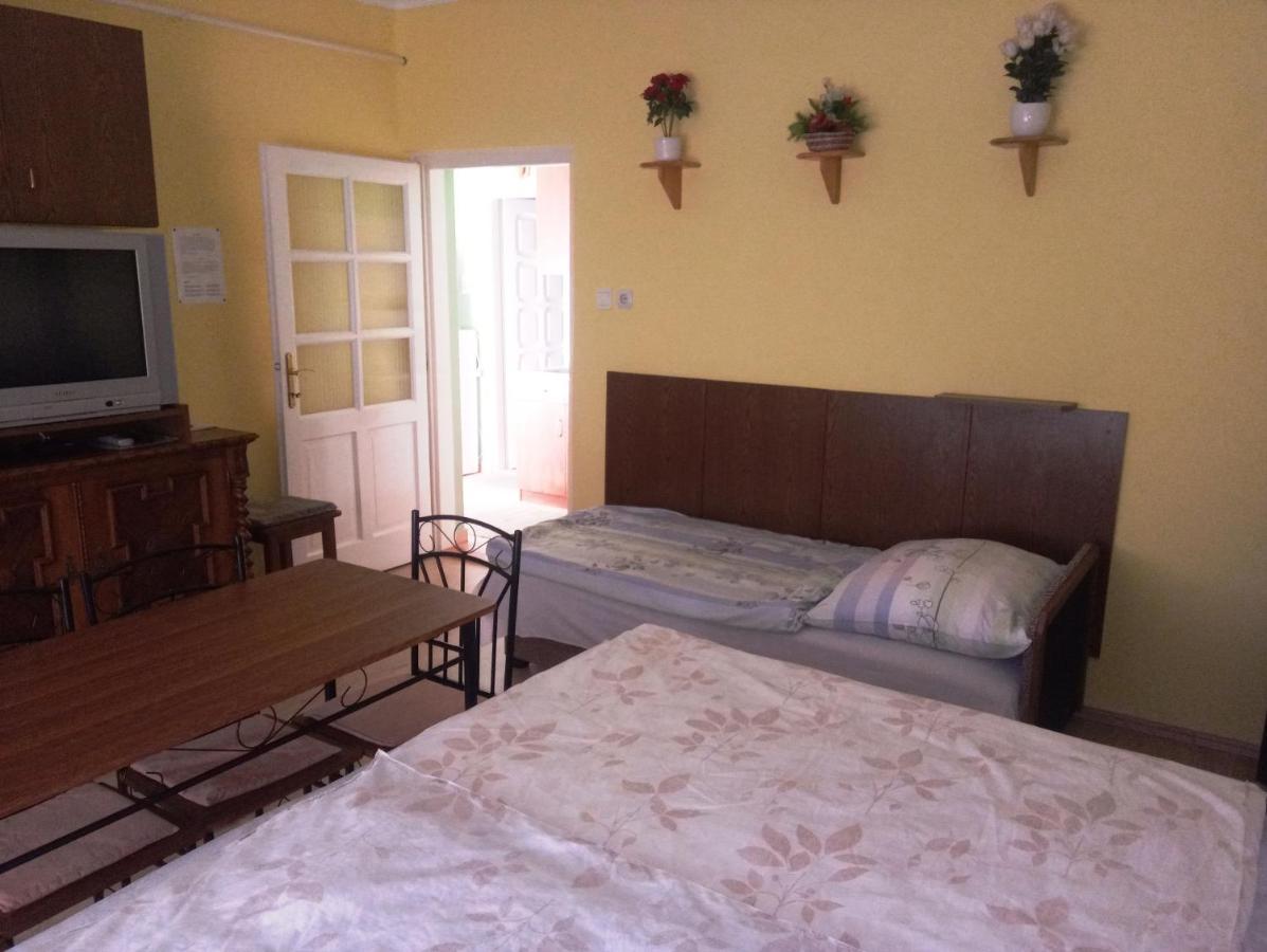 Szivarvany Apartman Gyula Dış mekan fotoğraf