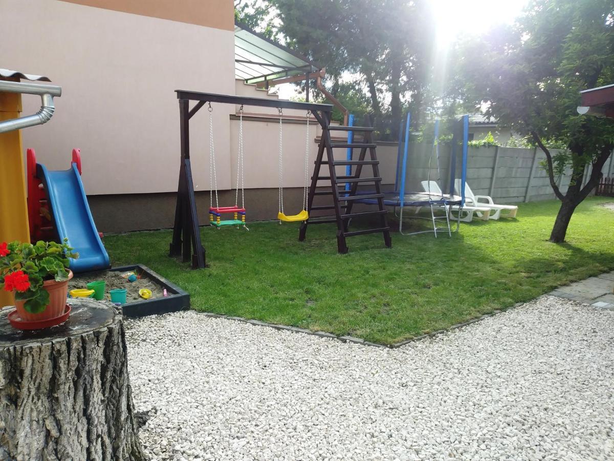 Szivarvany Apartman Gyula Dış mekan fotoğraf